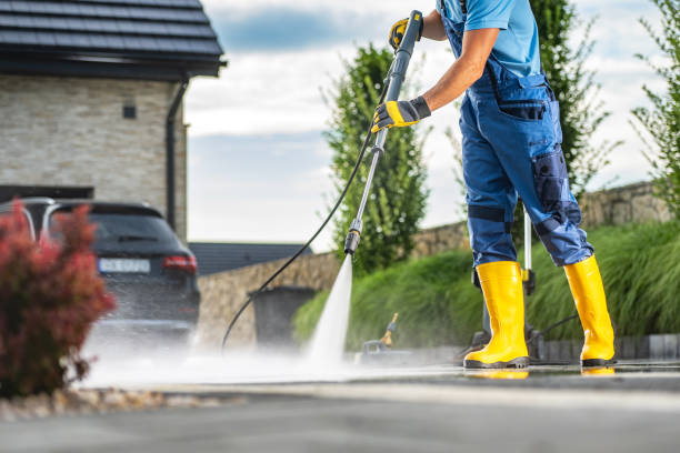 Best Driveway Pressure Washing  in Lockhart, TX